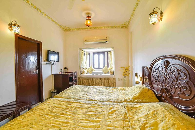 Hotel Sargam Sadan Удайпур Екстер'єр фото