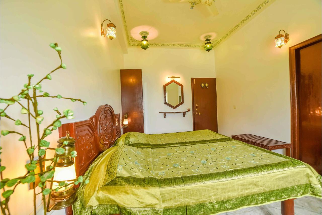 Hotel Sargam Sadan Удайпур Екстер'єр фото